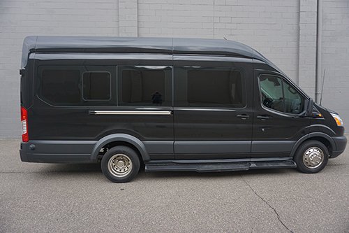 West Bloomfield limo vans